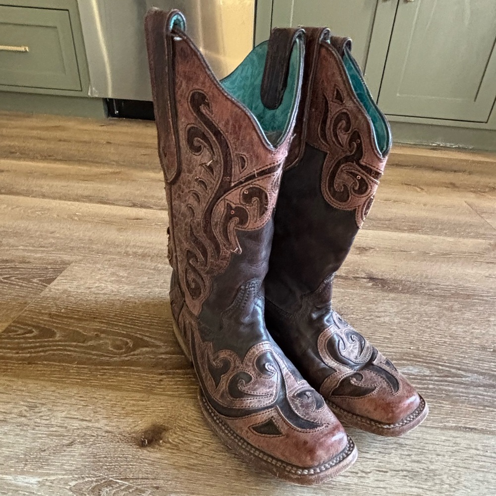 Size 7m women corral boots
